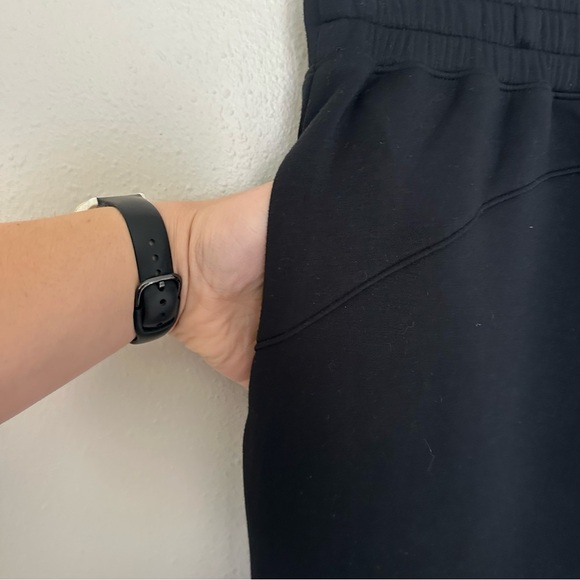 SPANX AirEssentials Lightweight Jogger - Picture 7 of 9